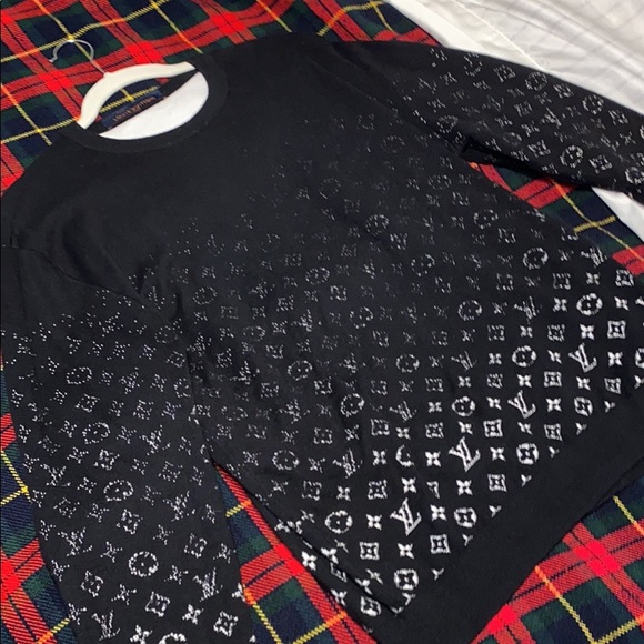 2020 Louis Vuitton Gradient Monogram Sweater - Picture 2 of 6